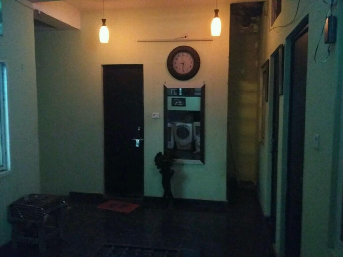 Metro House Hotell New Delhi Exteriör bild